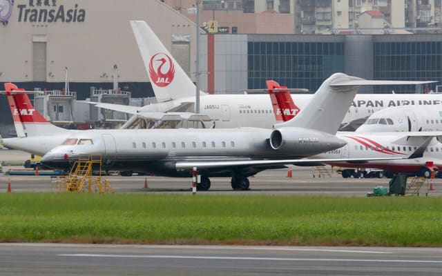 N103ZZ - Business jet