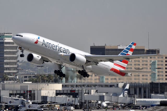N768AA - Boeing