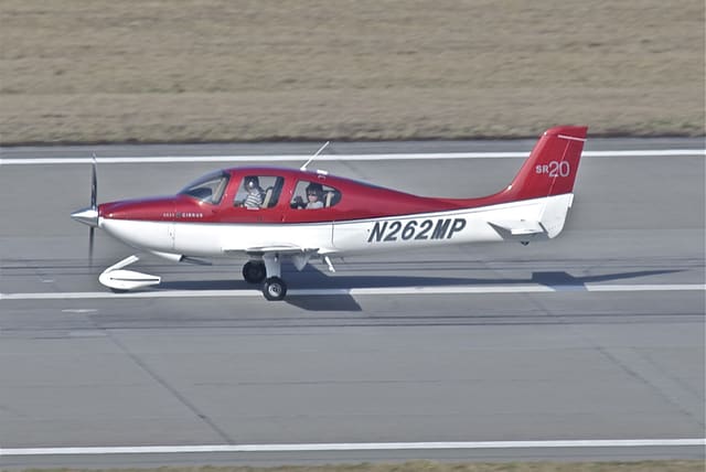 N262MP - Cirrus