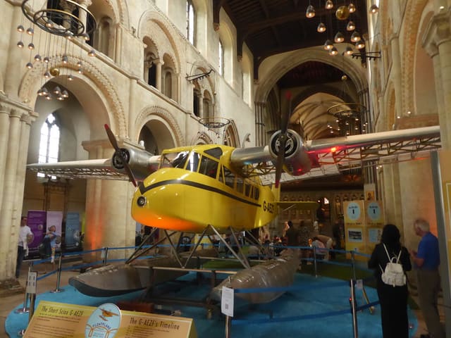 G-AEZF - Twin-engine aircraft