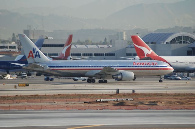N39365 - Twin-engine aircraft