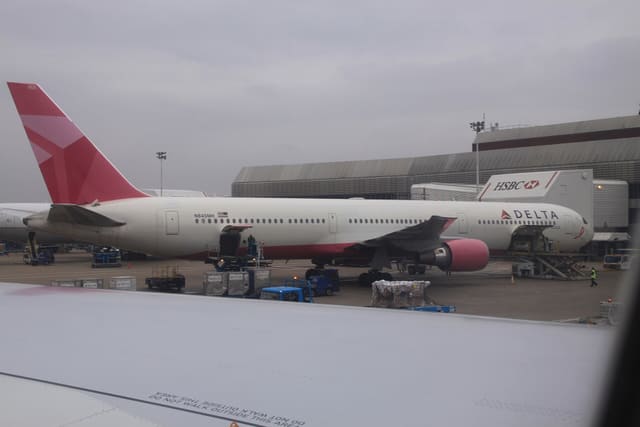 N845MH - Twin-engine aircraft