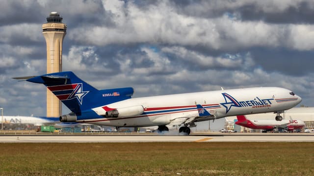 N395AJ - Boeing