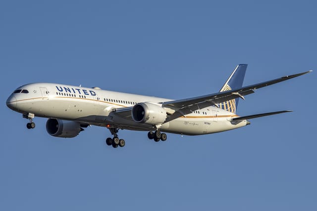 N27964 - Twin-engine aircraft