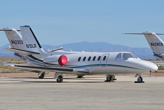 N10LR - Business jet
