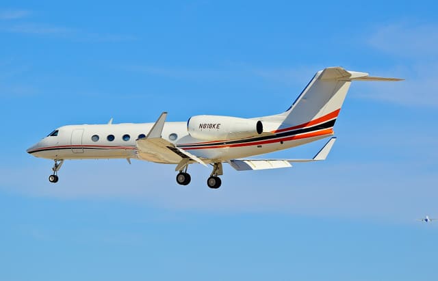 N818KE - Business jet