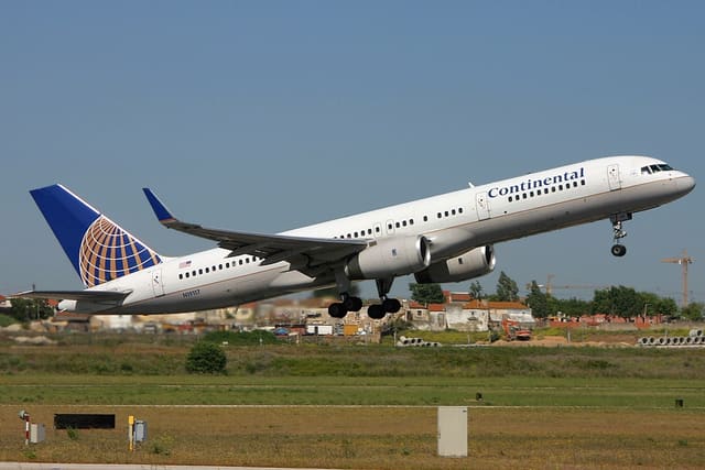 N19117 - Twin-engine aircraft