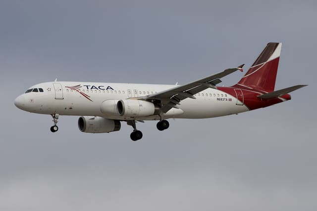 N683TA - Twin-engine aircraft