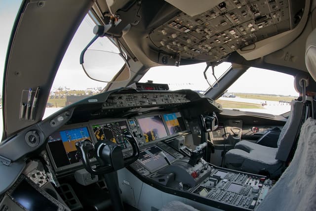 N787BA - Aircraft