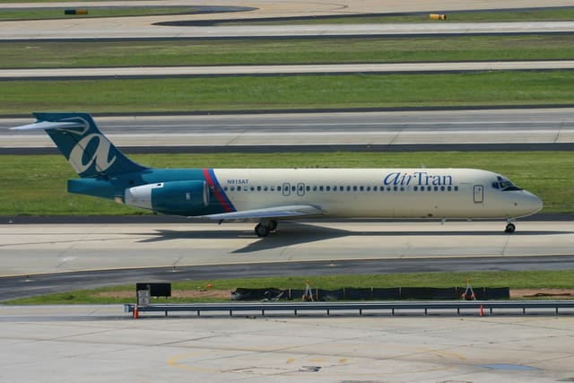 N915AT - Boeing
