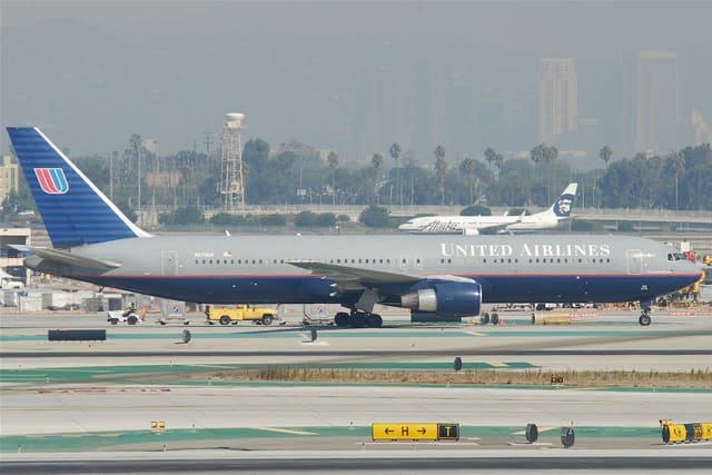 N670UA - Boeing