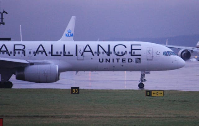 N14120 - Twin-engine aircraft