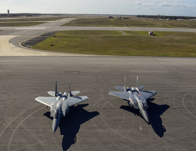  - Twin-engine aircraft