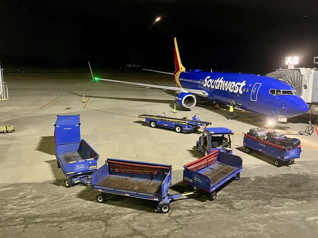 N8613K - Boeing