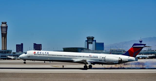N952DN - Douglas