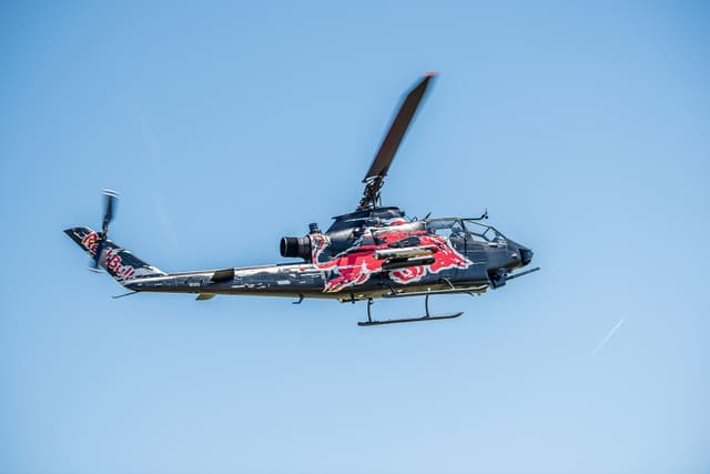 N11FX - Helicopter
