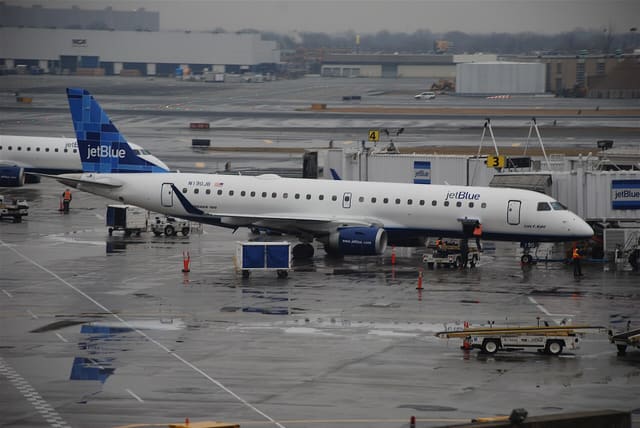 N190JB - Embraer