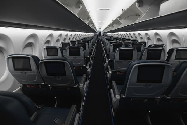 N102DU - Aircraft