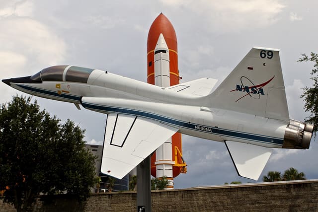  - Twin-engine aircraft