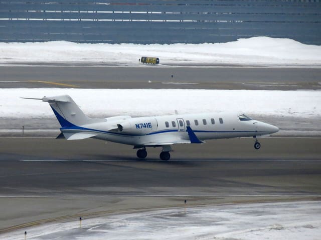 N741E - Business jet