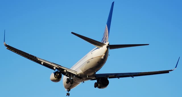 N26215 - Twin-engine aircraft