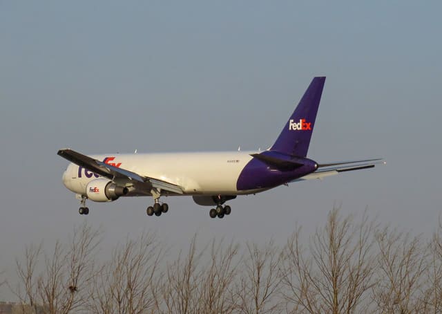 N104FE - Boeing