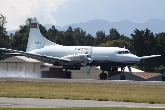 N181FL - Twin-engine aircraft