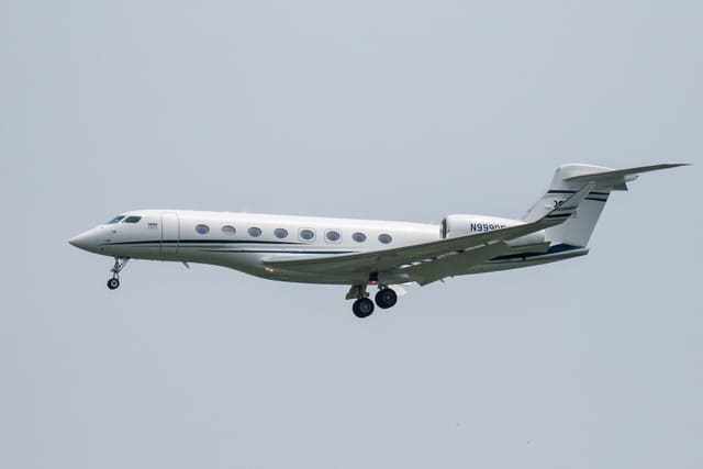 N999DF - Business jet