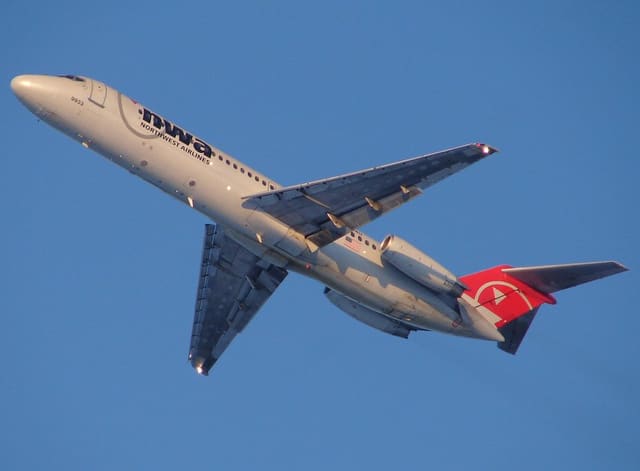 N1334U - Twin-engine aircraft
