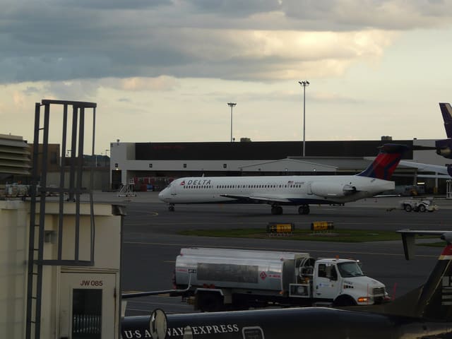 N914DE - Boeing