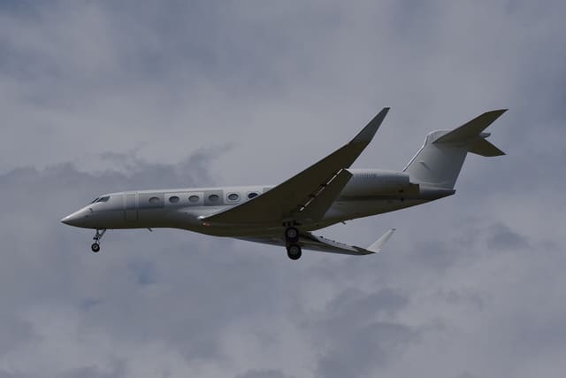 N988HK - Business jet