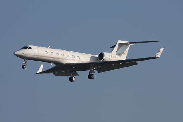 N918SM - Business jet