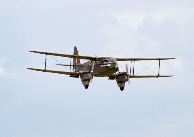 G-AGJG - Twin-engine aircraft