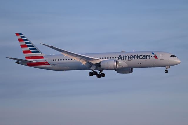 N838AA - Boeing