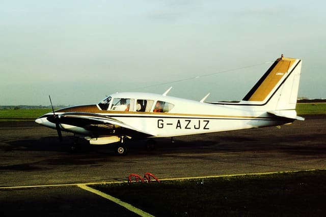 G-AZJZ - Twin-engine aircraft