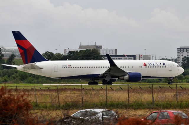 N173DZ - Boeing