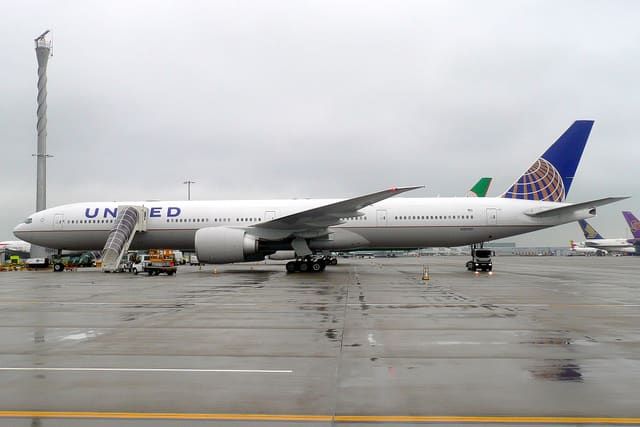 N2639U - Twin-engine aircraft