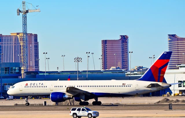 N699DL - Boeing