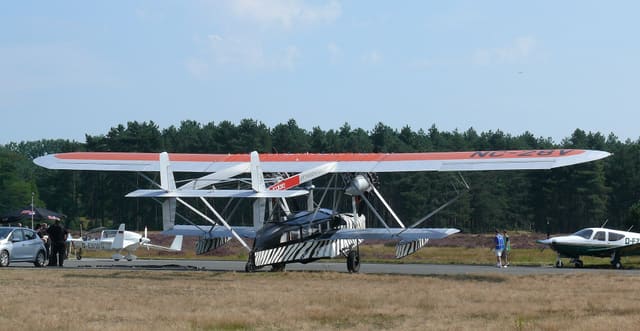 N28V - Aircraft