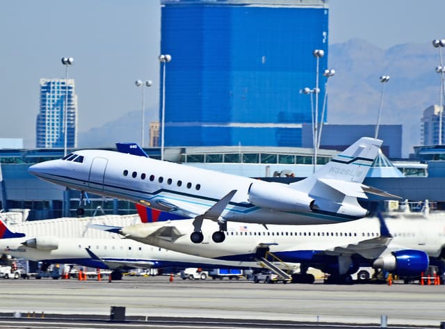 N326LW - Business jet