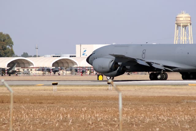  - Twin-engine aircraft