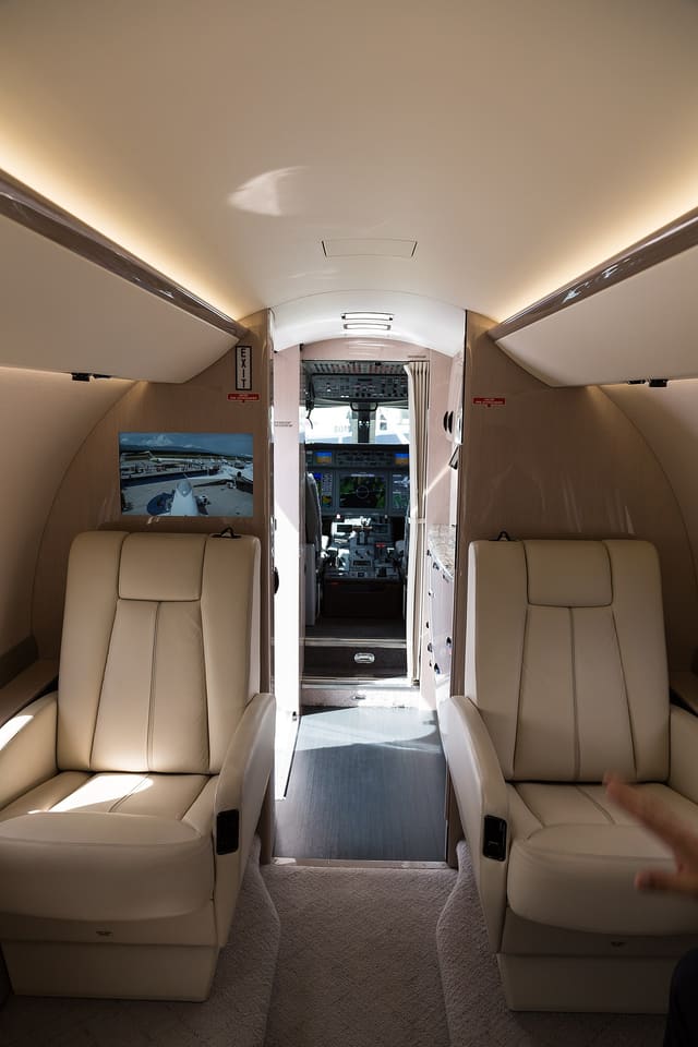 N280GL - Business jet