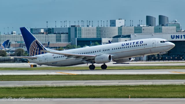 N37437 - Boeing