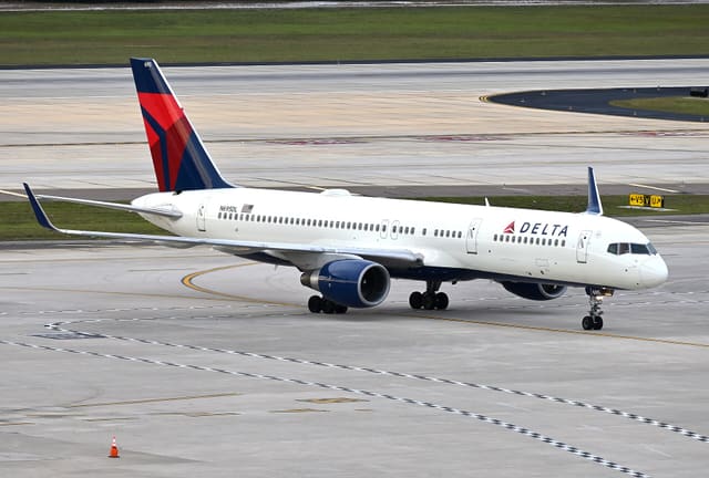 N695DL - Boeing