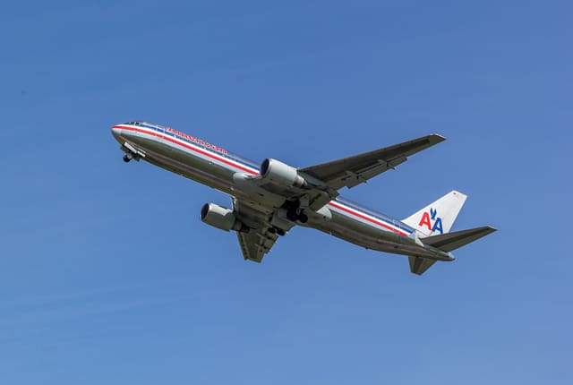 N39367 - Twin-engine aircraft
