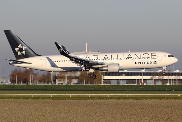 N653UA - Boeing