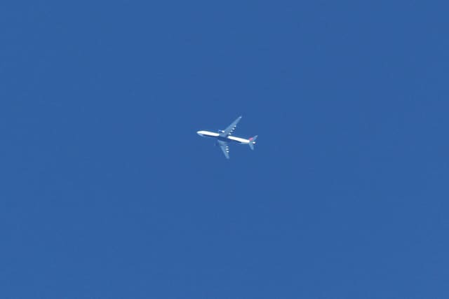 N817NW - Twin-engine aircraft