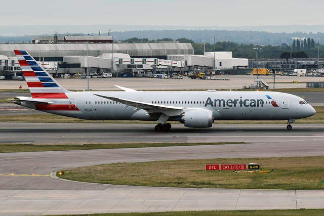 N836AA - Boeing