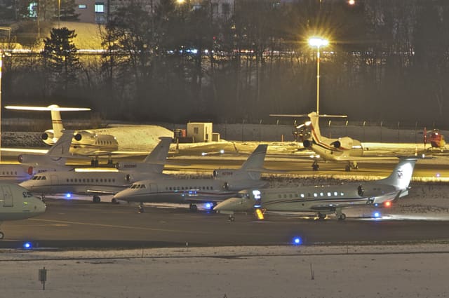 N298W - Business jet