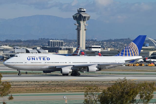 N107UA - Boeing